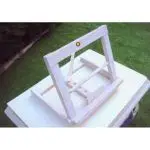 Atril sobremesa madera blanca, med. 25 al x 30 an – alquiler para eventos