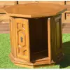 Mesita octogonal madera, med. 60 x 52 cm – alquiler para eventos