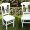 Silla blanca ceremonial tallada, med. – alquiler para eventos