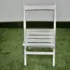 Silla Plegable De Madera Blanca Estilo Vintage – alquiler para eventos